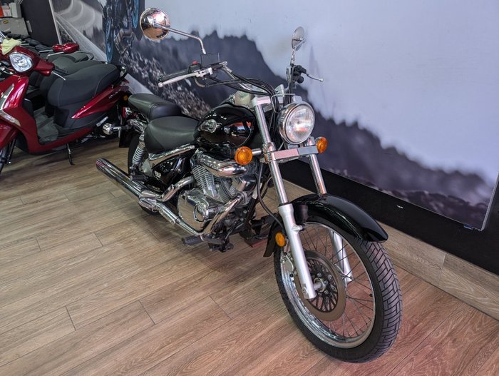 2009 Suzuki VL250 (LC250 INTRUDER) Black