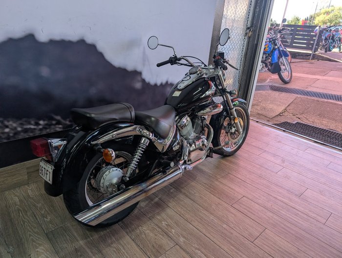 2009 Suzuki VL250 (LC250 INTRUDER) Black