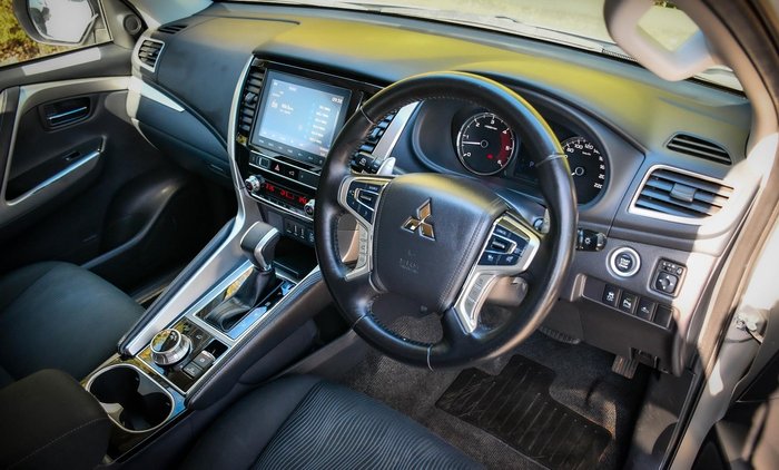 2023 Mitsubishi Pajero Sport GLS