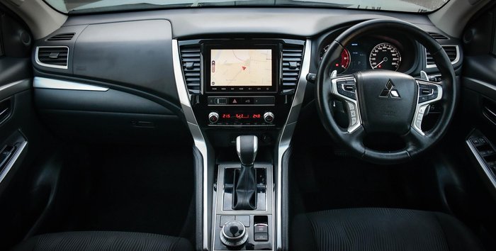 2023 Mitsubishi Pajero Sport GLS