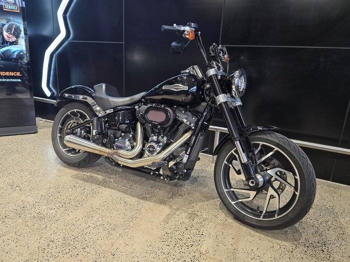 Harley-Davidson Sport Glide 107 (FLSB) Softail