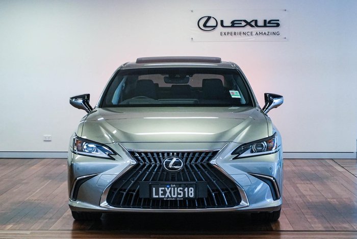 2025 Lexus ES 300h Luxury