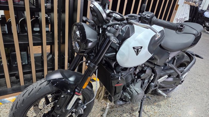 2026 Triumph TRIDENT 660 (LAMS)