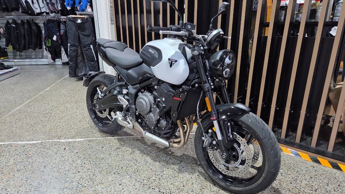 2026 Triumph TRIDENT 660 (LAMS)