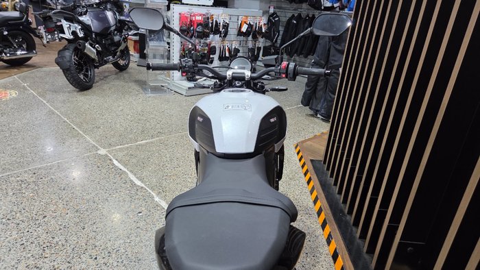 2026 Triumph TRIDENT 660 (LAMS)