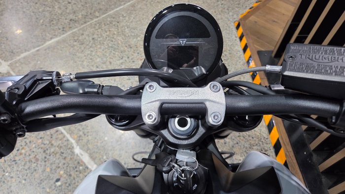 2026 Triumph TRIDENT 660 (LAMS)