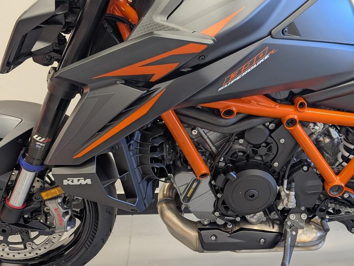 2026 KTM 1390 Super Duke R EVO Super Duke Black