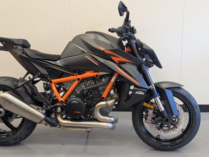 2026 KTM 1390 Super Duke R EVO Super Duke Black