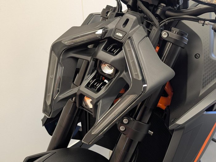 2026 KTM 1390 Super Duke R EVO Super Duke Black