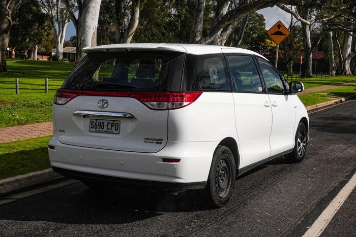 2015 Toyota Tarago GLi