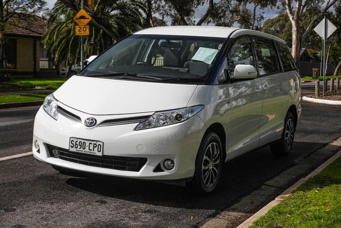 2015 Toyota Tarago GLi
