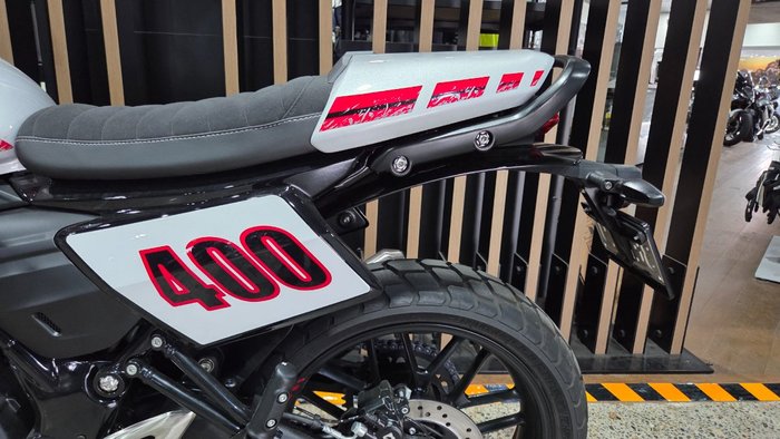 2027 Triumph 2027 TRIUMPH TRACKER 400 SILVER