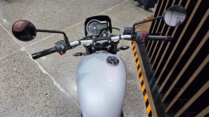 2027 Triumph 2027 TRIUMPH TRACKER 400 SILVER