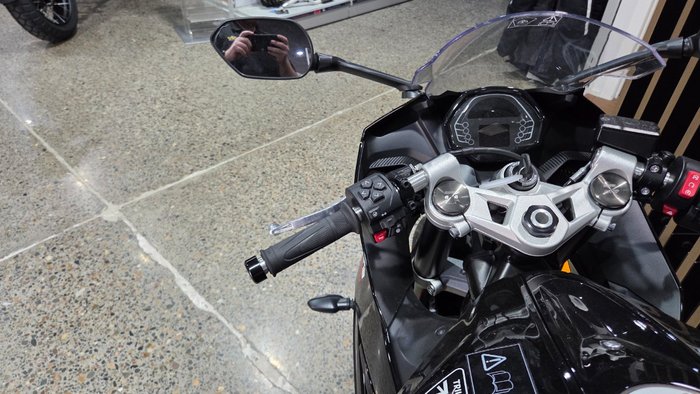 2026 Triumph DAYTONA 660 (LAMS) SAPPHIRE BLACK