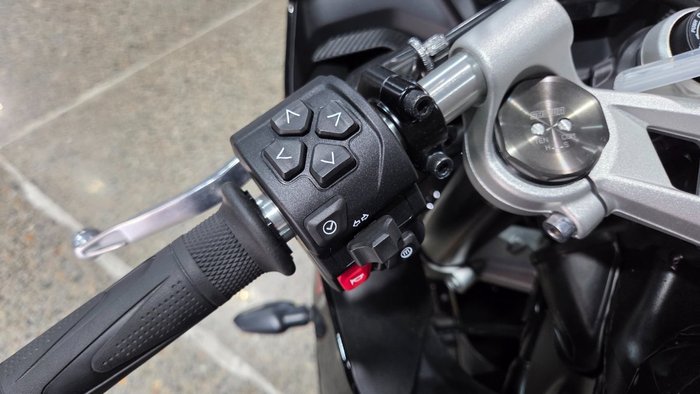 2026 Triumph DAYTONA 660 (LAMS) SAPPHIRE BLACK