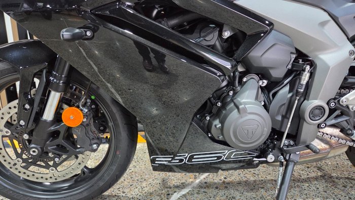 2026 Triumph DAYTONA 660 (LAMS) SAPPHIRE BLACK