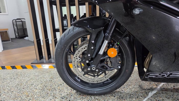 2026 Triumph DAYTONA 660 (LAMS) SAPPHIRE BLACK