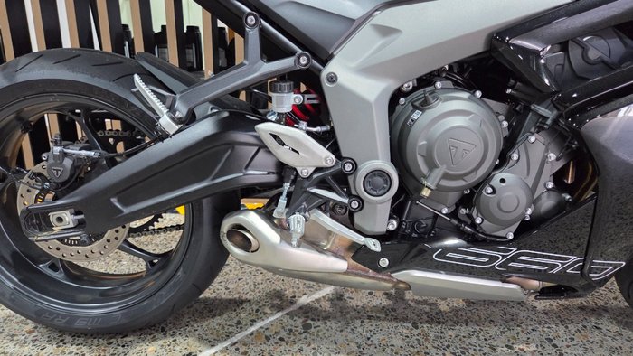 2026 Triumph DAYTONA 660 (LAMS) SAPPHIRE BLACK