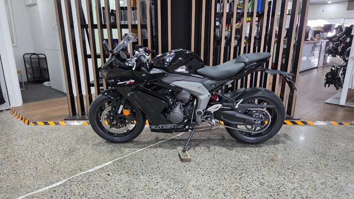 2026 Triumph DAYTONA 660 (LAMS) SAPPHIRE BLACK