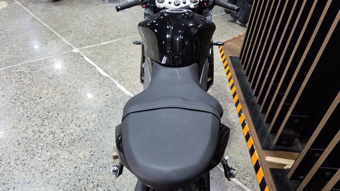 2026 Triumph DAYTONA 660 (LAMS) SAPPHIRE BLACK