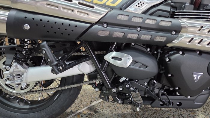 2026 Triumph SCRAMBLER 900 GREEN