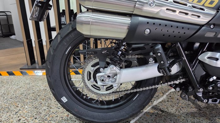 2026 Triumph SCRAMBLER 900 GREEN