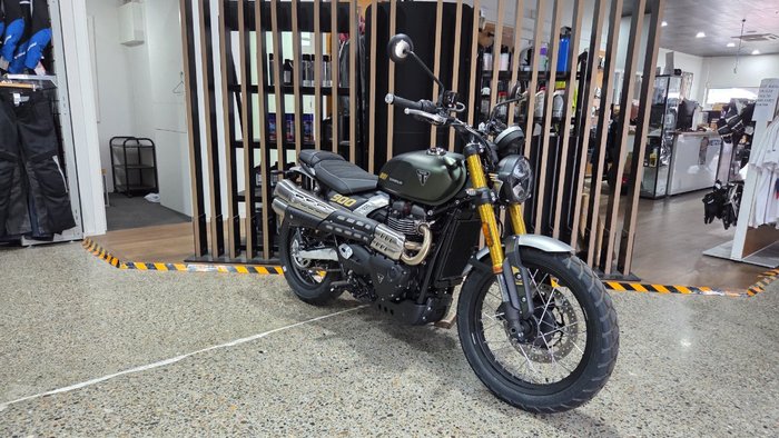 2026 Triumph SCRAMBLER 900 GREEN