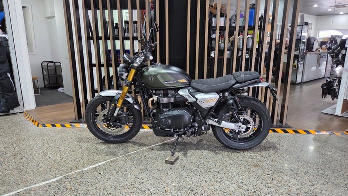 2026 Triumph SCRAMBLER 900 GREEN
