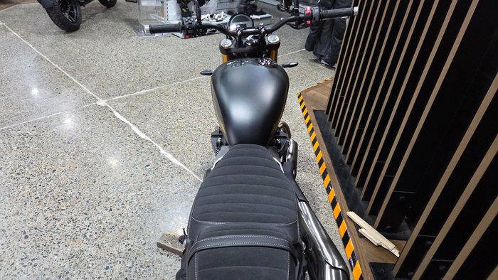 2026 Triumph SCRAMBLER 900 GREEN