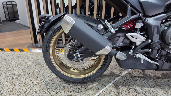 2026 Triumph 2026 Triumph 800CC Trident 800 Jet Black