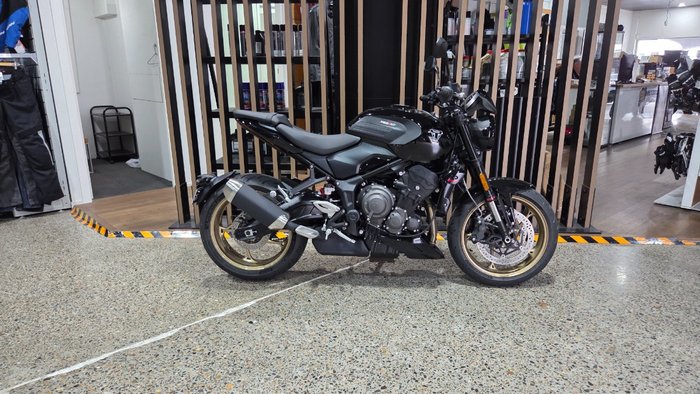 2026 Triumph 2026 Triumph 800CC Trident 800 Jet Black