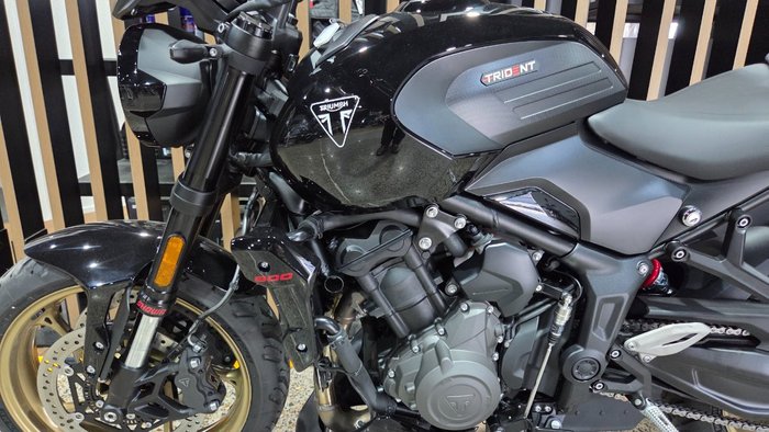 2026 Triumph 2026 Triumph 800CC Trident 800 Jet Black
