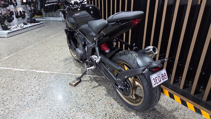 2026 Triumph 2026 Triumph 800CC Trident 800 Jet Black