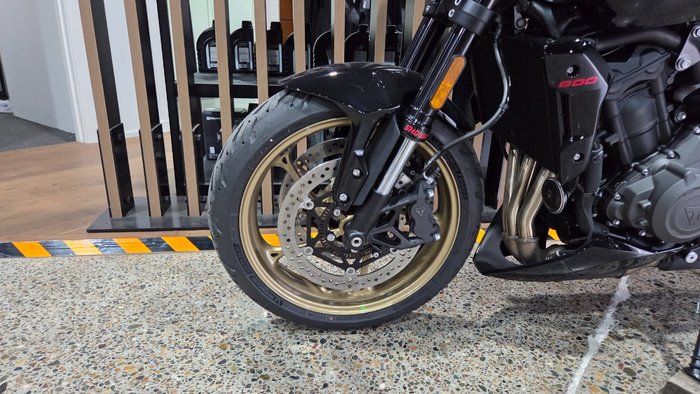 2026 Triumph 2026 Triumph 800CC Trident 800 Jet Black