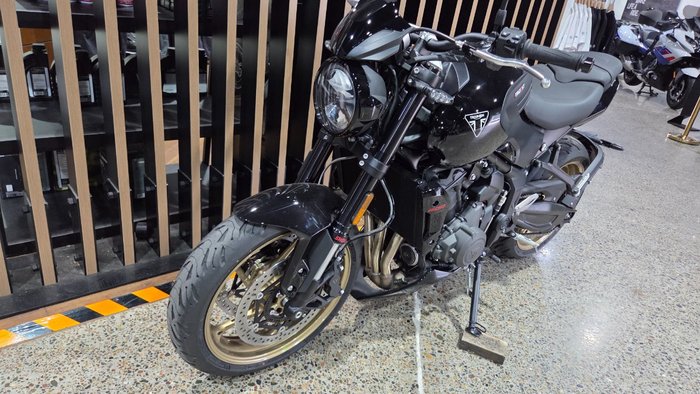 2026 Triumph 2026 Triumph 800CC Trident 800 Jet Black