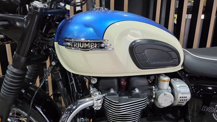 2026 Triumph BONNEVILLE T120