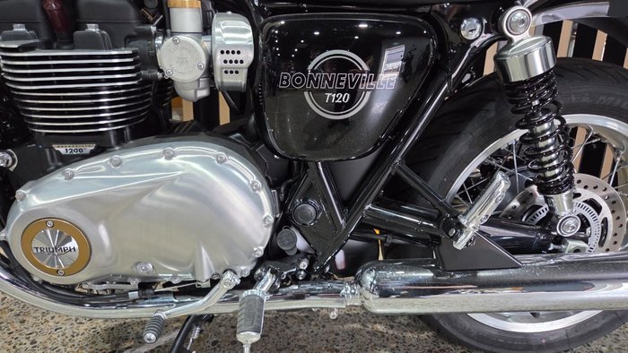 2026 Triumph BONNEVILLE T120