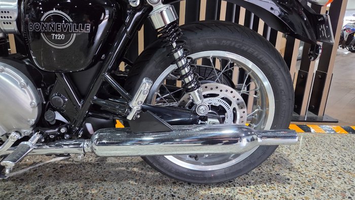 2026 Triumph BONNEVILLE T120