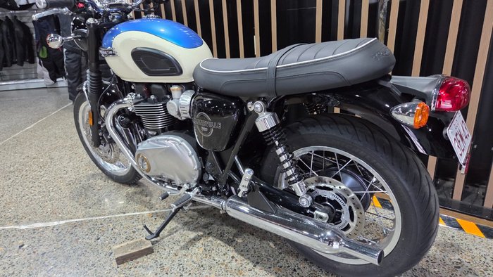 2026 Triumph BONNEVILLE T120