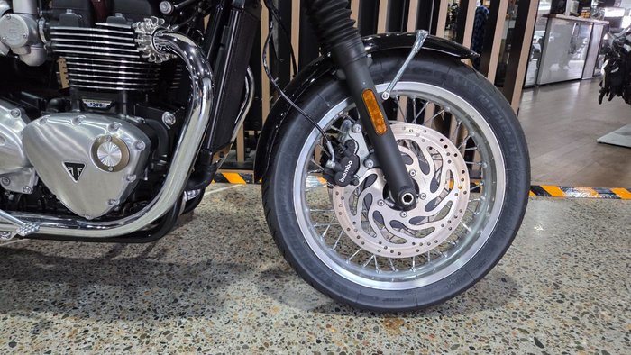 2026 Triumph BONNEVILLE T120