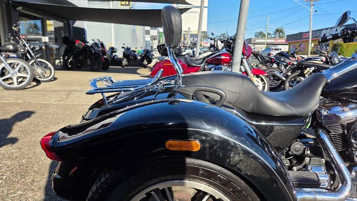 2022 Harley-Davidson FLRT FREEWHEELER Black