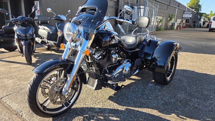 2022 Harley-Davidson FLRT FREEWHEELER Black
