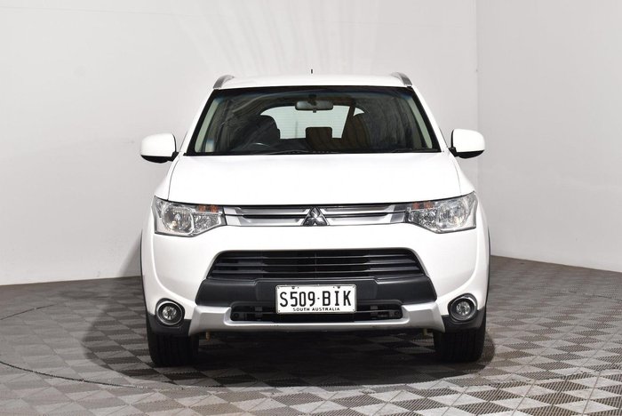 2014 Mitsubishi Outlander ES