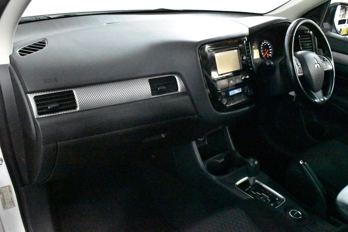 2014 Mitsubishi Outlander ES