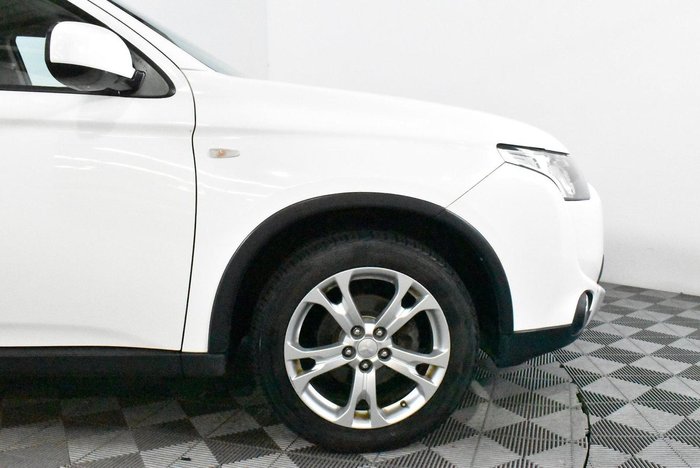 2014 Mitsubishi Outlander ES