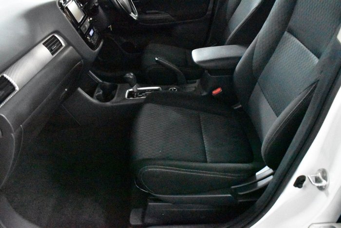 2014 Mitsubishi Outlander ES
