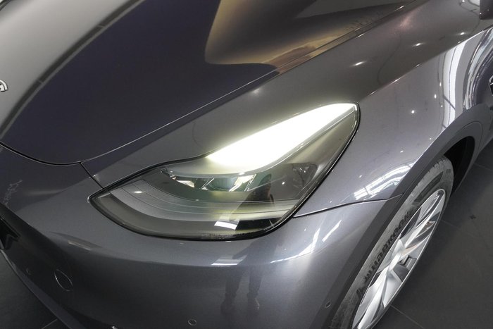 2022 Tesla Model Y Rear-Wheel Drive