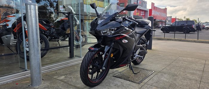 2015 Yamaha YZF-R3 R3 Black