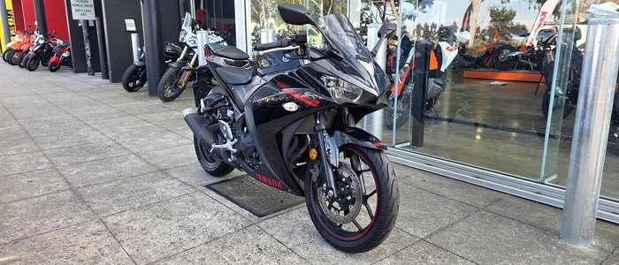 2015 Yamaha YZF-R3 R3 Black