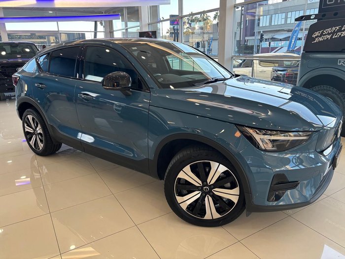 2022 Volvo C40